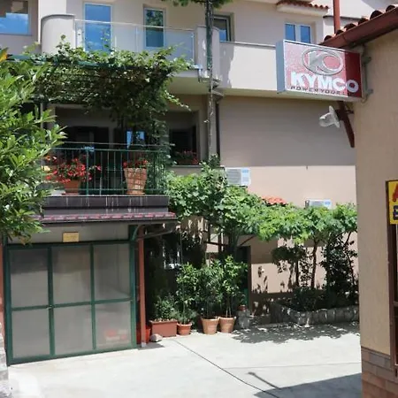 Komel Ii Οπατία