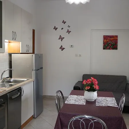 Komel Ii Apartman Abbázia
