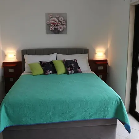 Komel Ii Apartman Abbázia